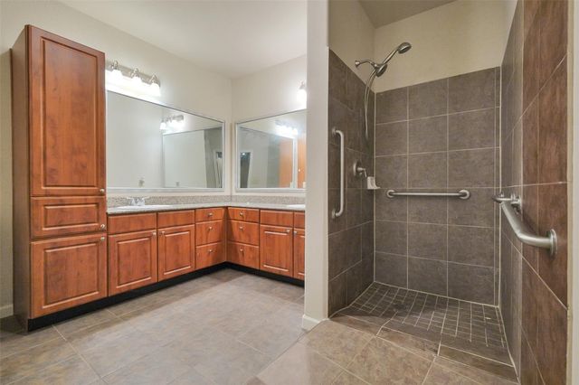 1711 Old Spanish Trail 128, Houston, TX 77054