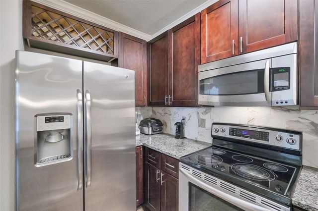 1711 Old Spanish Trail 128, Houston, TX 77054