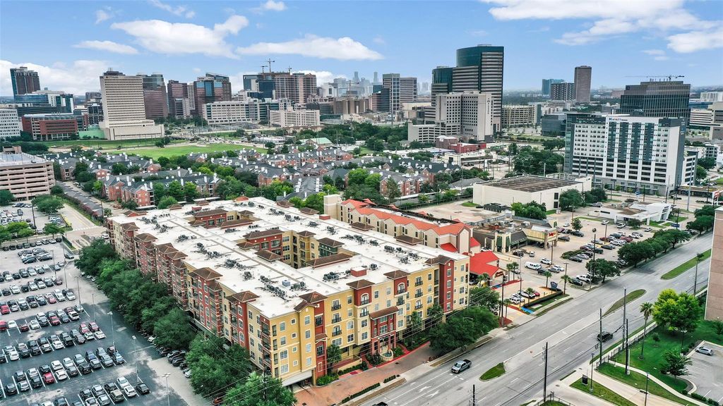 1711 Old Spanish Trail 128, Houston, TX 77054