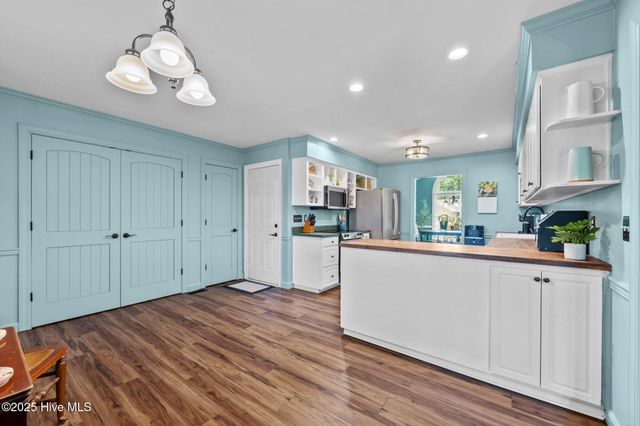 2007 Royal Pines Drive, New Bern, NC 28560