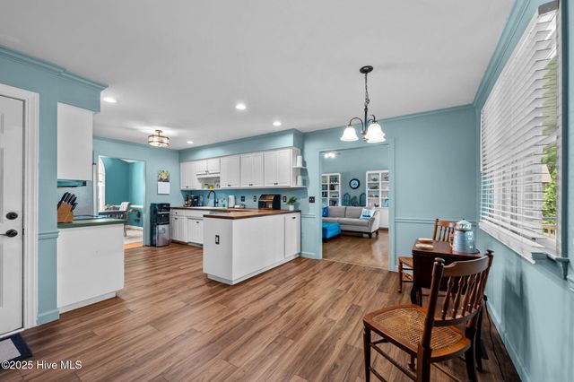 2007 Royal Pines Drive, New Bern, NC 28560