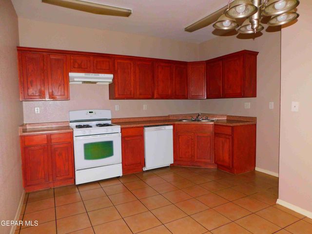 11975 DIANA CANDIA Lane A, El Paso, TX 79936
