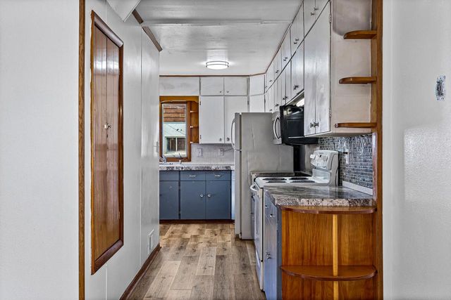 2135 Market STREET, La Crosse, WI 54601