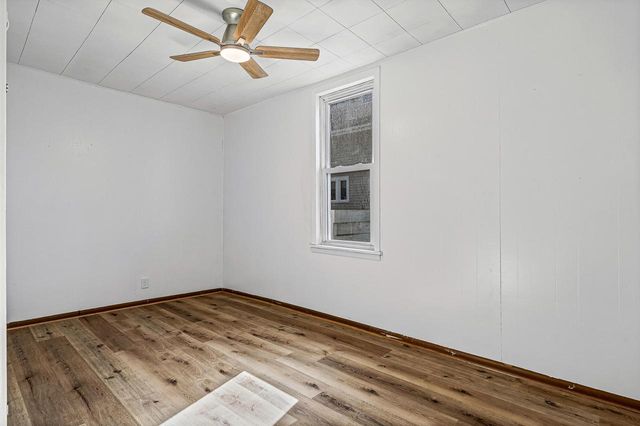 2135 Market STREET, La Crosse, WI 54601