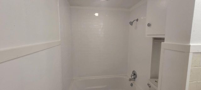 2135 Market STREET, La Crosse, WI 54601