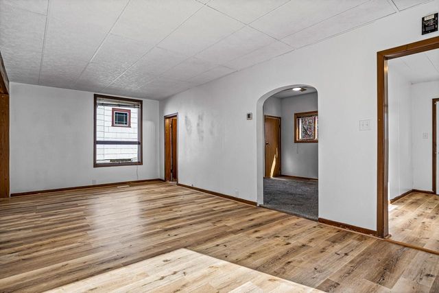 2135 Market STREET, La Crosse, WI 54601