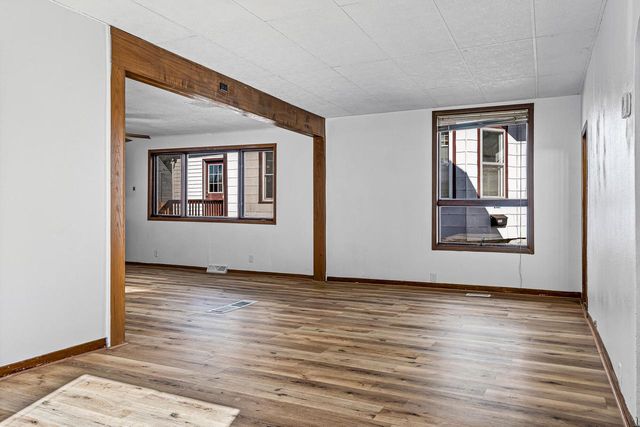 2135 Market STREET, La Crosse, WI 54601
