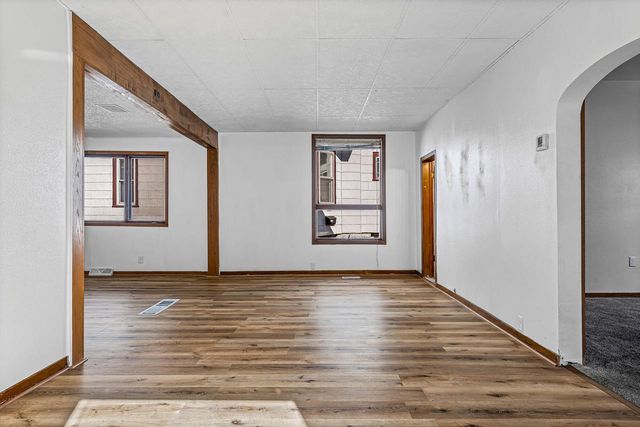 2135 Market STREET, La Crosse, WI 54601