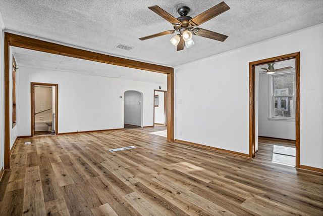 2135 Market STREET, La Crosse, WI 54601