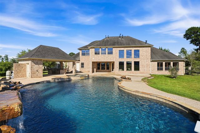 8802 Saxonwood Court, Richmond, TX 77469