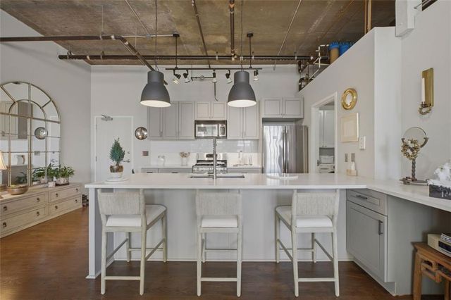 3235 Roswell Road NE 402, Atlanta, GA 30305
