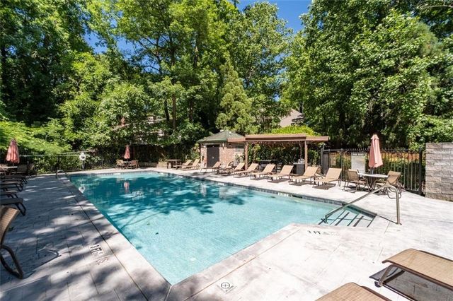 3235 Roswell Road NE 402, Atlanta, GA 30305