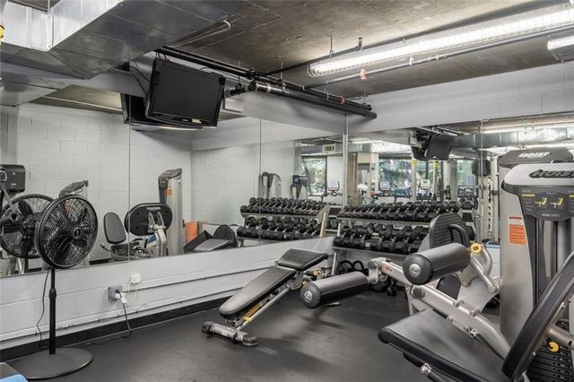 3235 Roswell Road NE 402, Atlanta, GA 30305