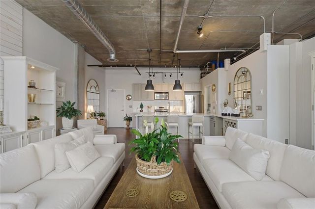 3235 Roswell Road NE 402, Atlanta, GA 30305