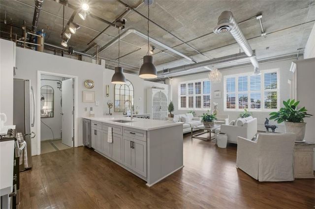 3235 Roswell Road NE 402, Atlanta, GA 30305
