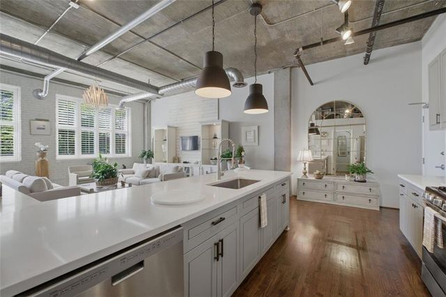 3235 Roswell Road NE 402, Atlanta, GA 30305