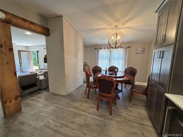 45 Croft Lane, Smithtown, NY 11787