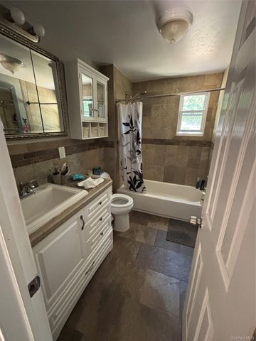 45 Croft Lane, Smithtown, NY 11787