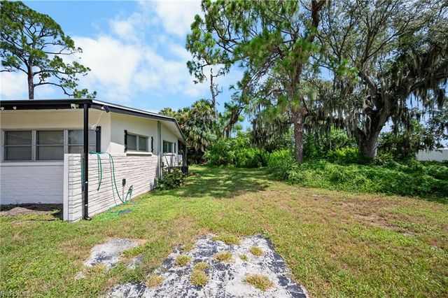 340 Timbruce LN NW, Port Charlotte, FL 33952