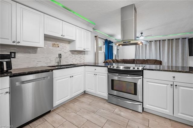 340 Timbruce LN NW, Port Charlotte, FL 33952