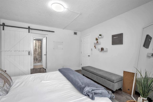 9431 Live Oak Pl 108, Davie, FL 33324