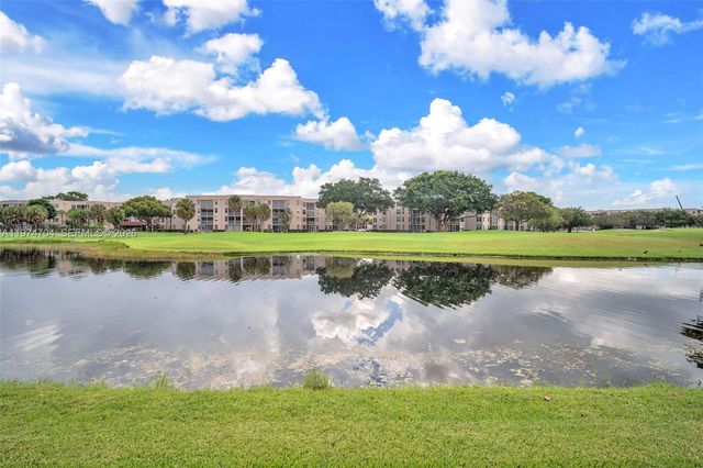 9431 Live Oak Pl 108, Davie, FL 33324