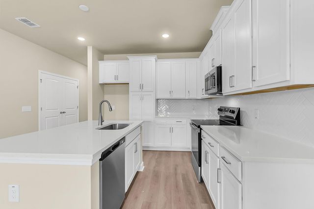 5054 Blackberry Lane, Ravenel, SC 29470