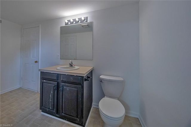 4301 Hampton Club Court, Winston-salem, NC 27104