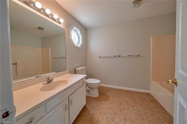 4301 Hampton Club Court, Winston-salem, NC 27104