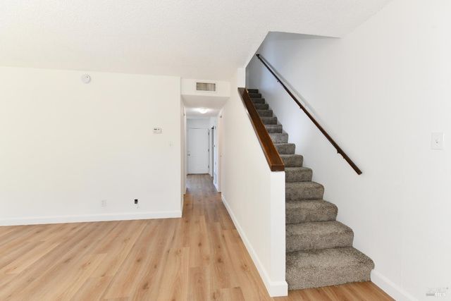 3636 Shelter Creek Dr, Napa, CA 94558