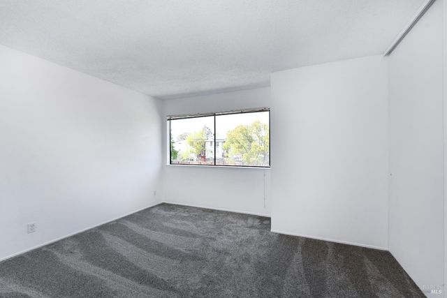 3636 Shelter Creek Dr, Napa, CA 94558