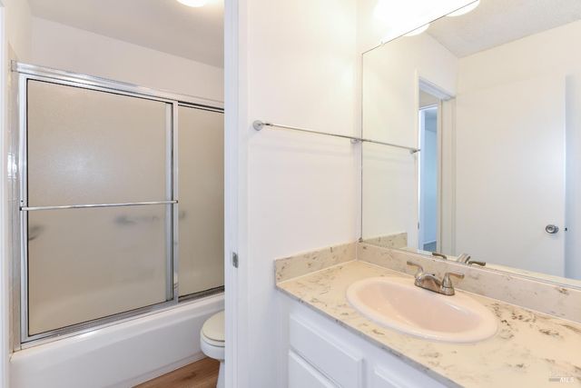 3636 Shelter Creek Dr, Napa, CA 94558