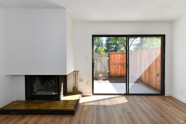 3636 Shelter Creek Dr, Napa, CA 94558