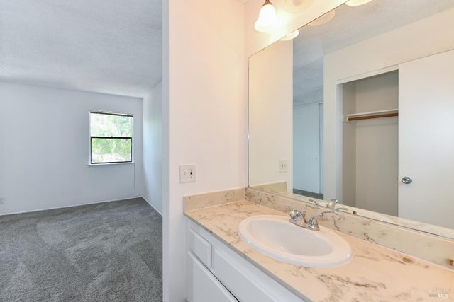 3636 Shelter Creek Dr, Napa, CA 94558