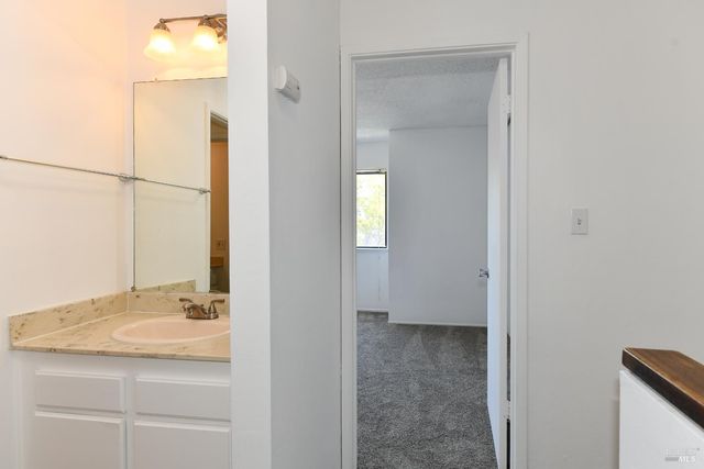 3636 Shelter Creek Dr, Napa, CA 94558