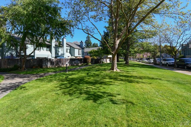 3636 Shelter Creek Dr, Napa, CA 94558