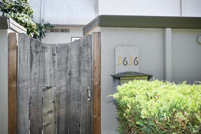 3636 Shelter Creek Dr, Napa, CA 94558