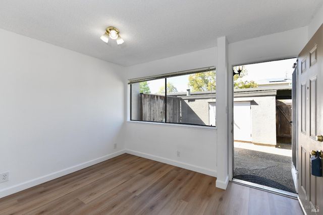 3636 Shelter Creek Dr, Napa, CA 94558