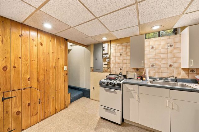24 Damsite Road, Barnstead, NH 03225