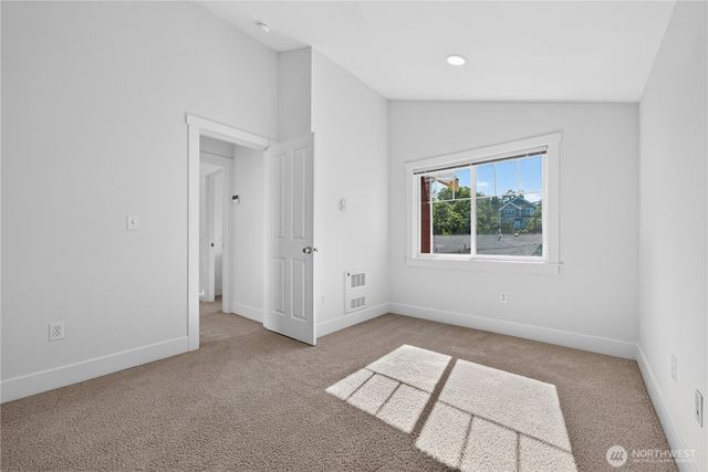 5013 40th Avenue NE, Seattle, WA 98105