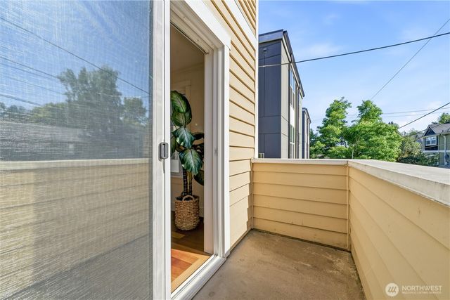 5013 40th Avenue NE, Seattle, WA 98105