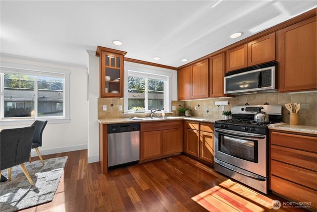 5013 40th Avenue NE, Seattle, WA 98105