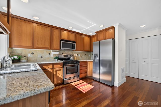 5013 40th Avenue NE, Seattle, WA 98105