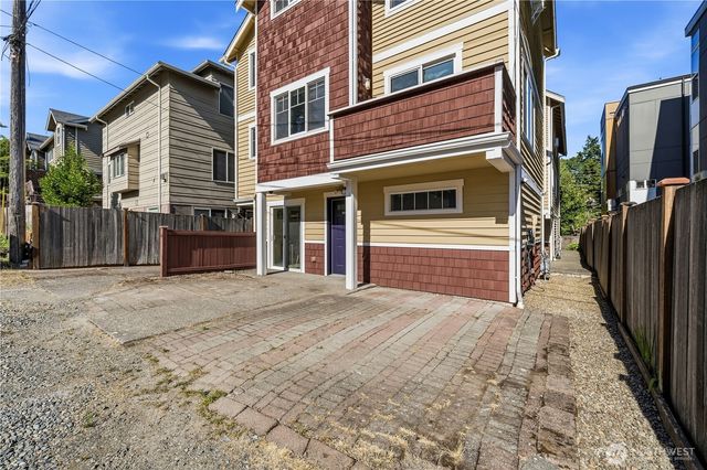 5013 40th Avenue NE, Seattle, WA 98105