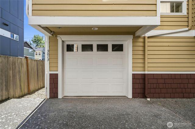 5013 40th Avenue NE, Seattle, WA 98105