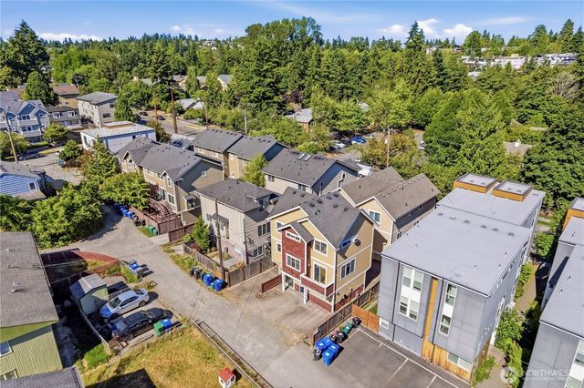 5013 40th Avenue NE, Seattle, WA 98105