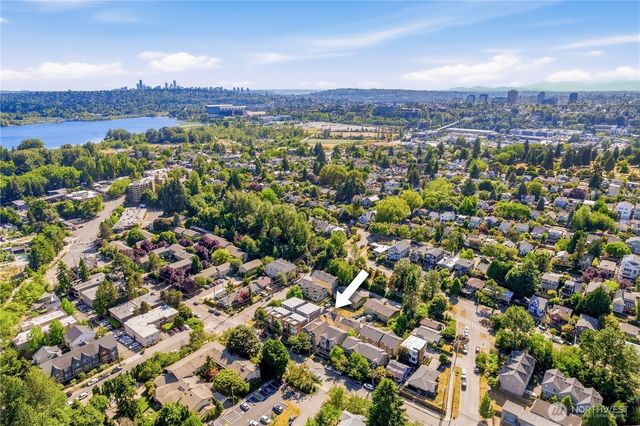 5013 40th Avenue NE, Seattle, WA 98105