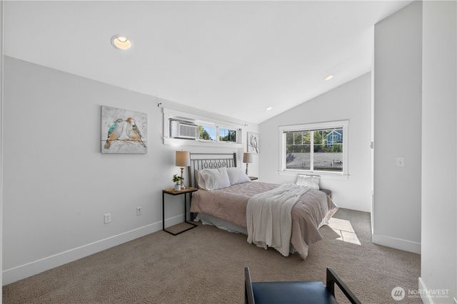 5013 40th Avenue NE, Seattle, WA 98105