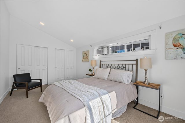 5013 40th Avenue NE, Seattle, WA 98105