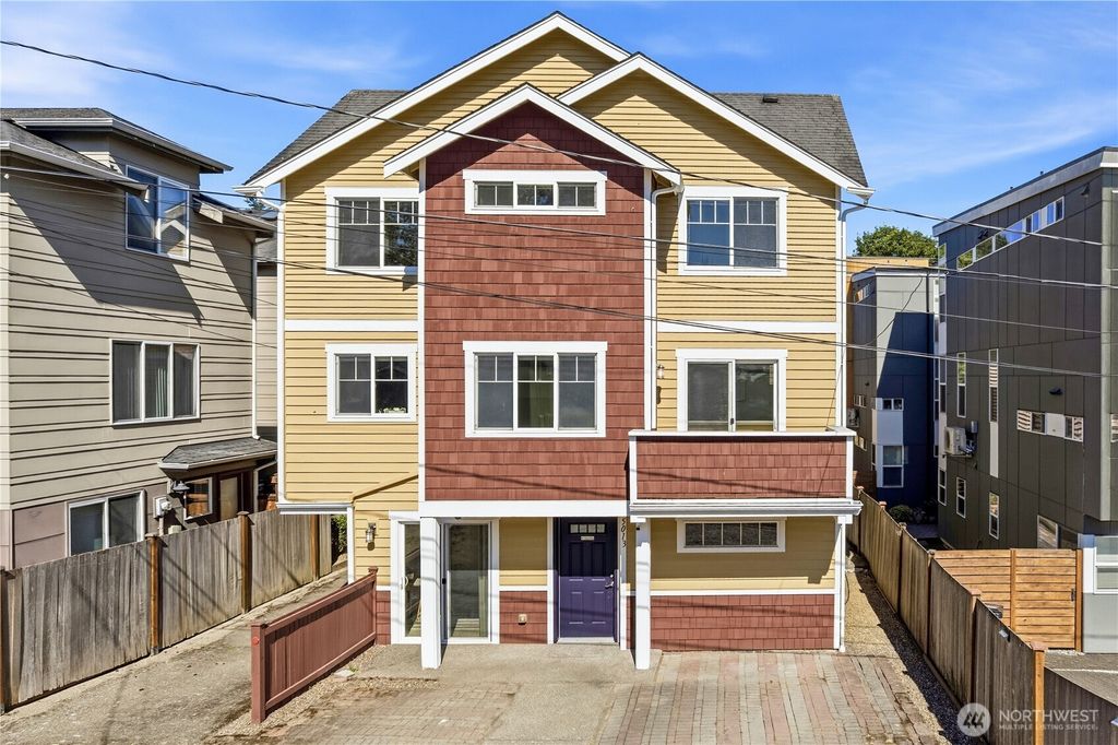 5013 40th Avenue NE, Seattle, WA 98105